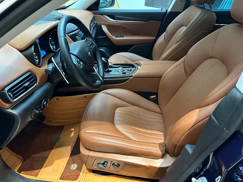 Levante 3.0 T Standard