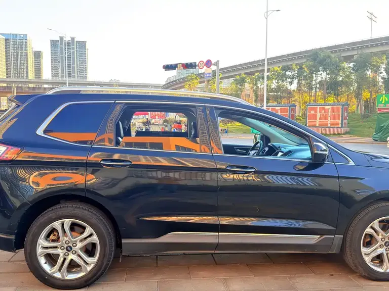 Ford Edge 2.0 T GTDi 4 WD Grand Sharp