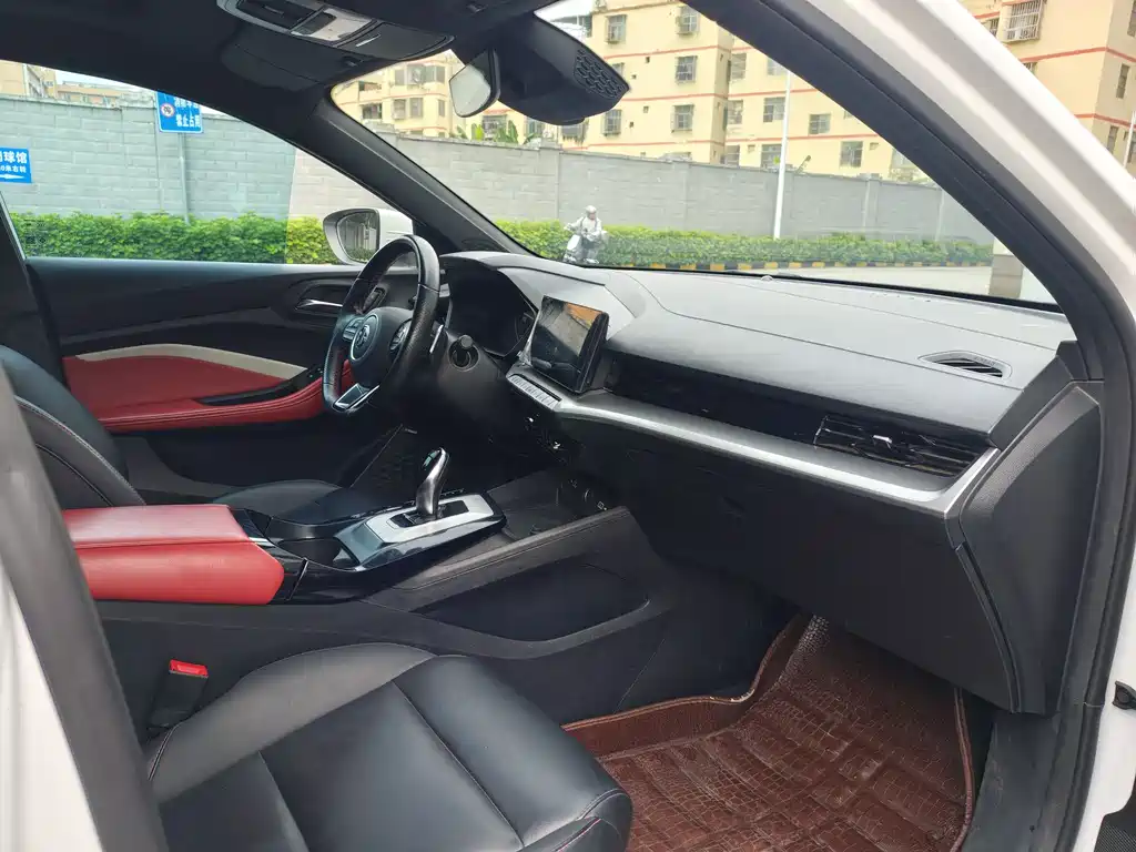 MG5 300 TGI DCT Youth Luxury Grand Enjoyment