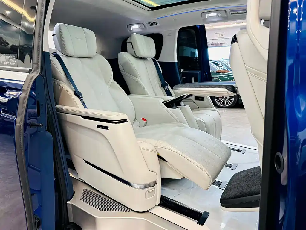 Century 2.0 T 6-seat Heritage