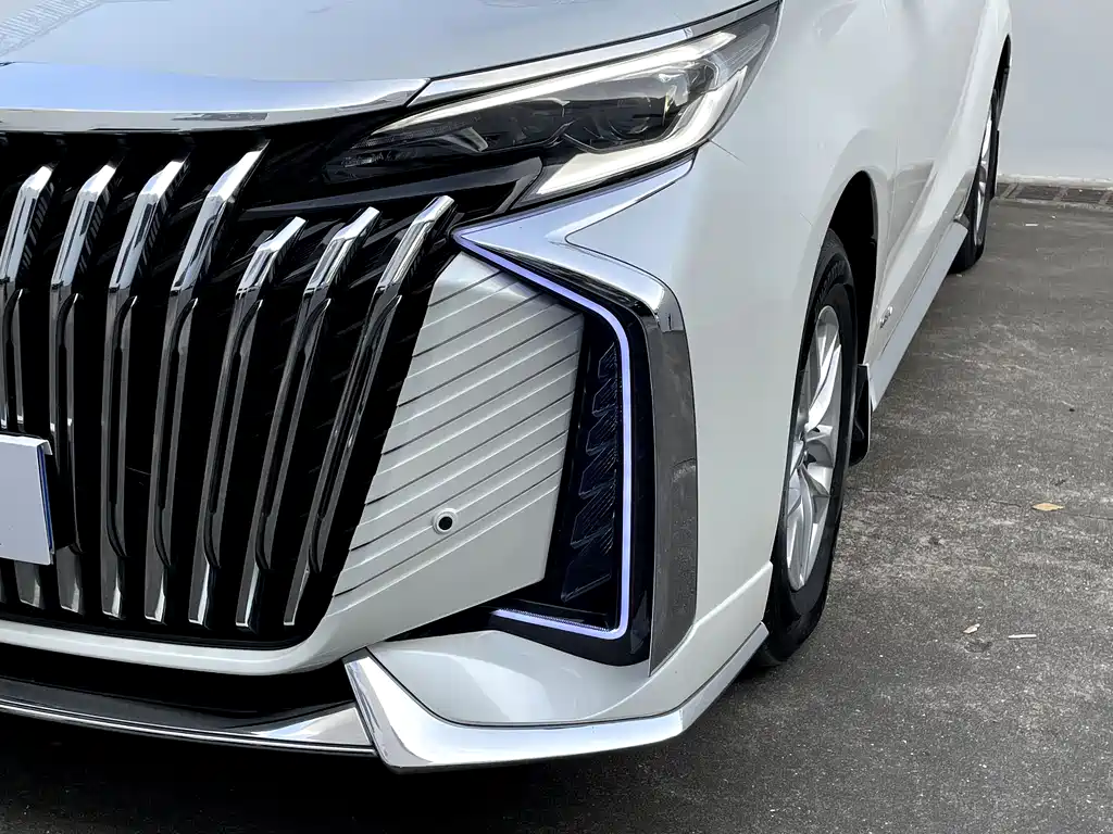 Granvia 2.5 L Hybrid Comfort
