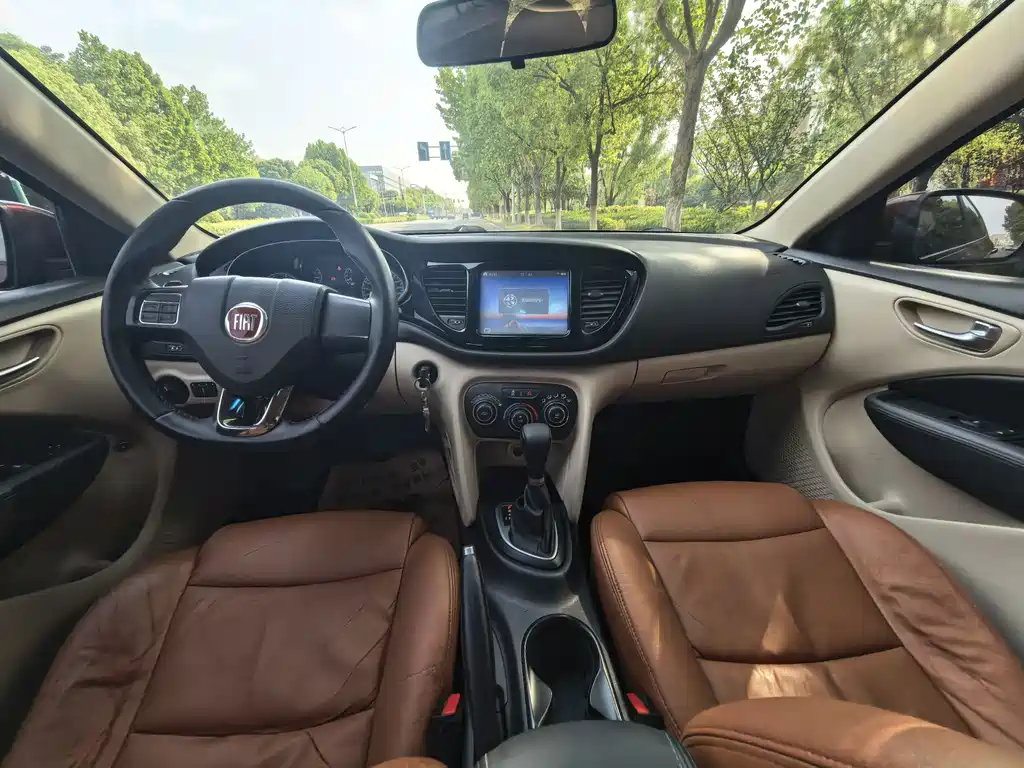 Viaggio 1.4 T Auto Joy
