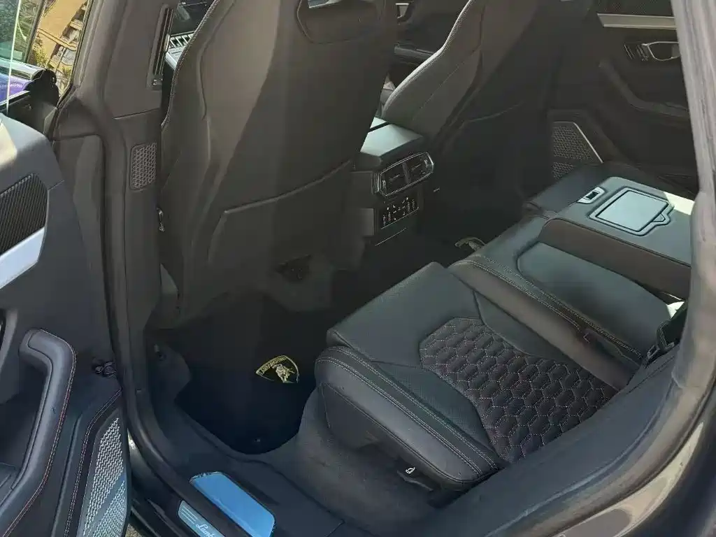 Urus 4.0 T V8