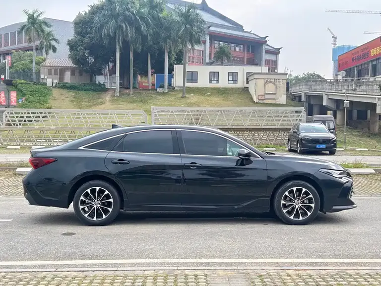 Toyota Avalon 2.0 L Progressive