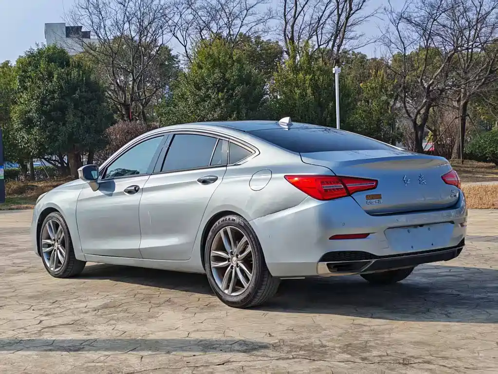 Hongqi H5 30 TD Connected Royal Motion