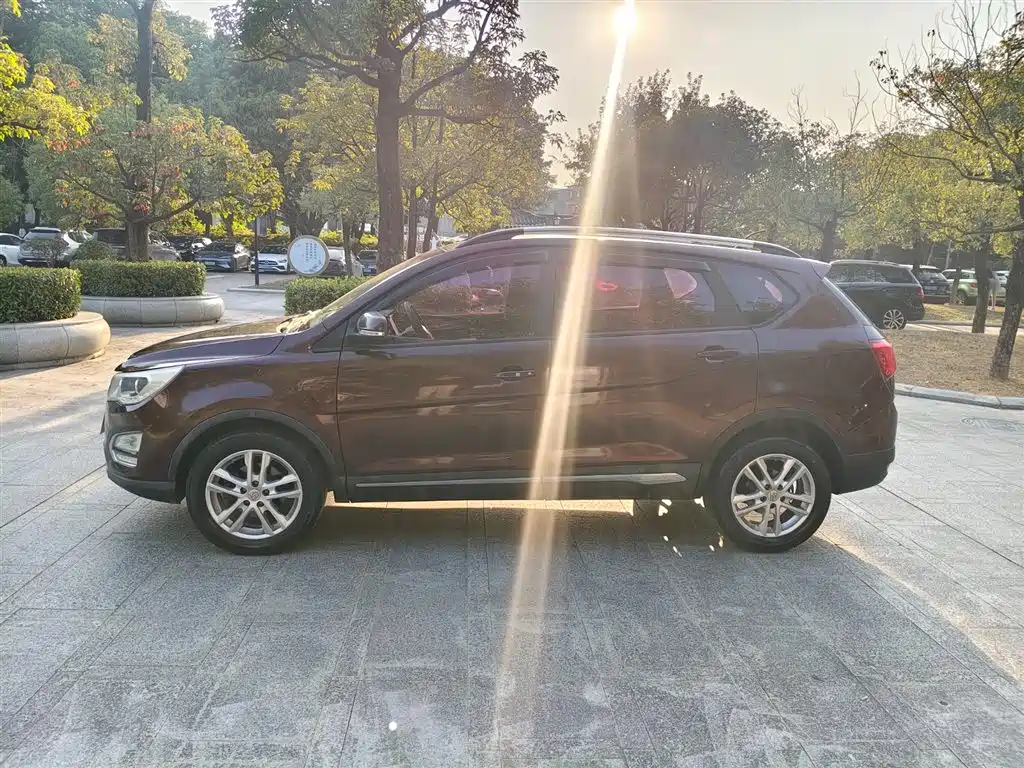 Baojun 560 1.8 L Manual Luxury