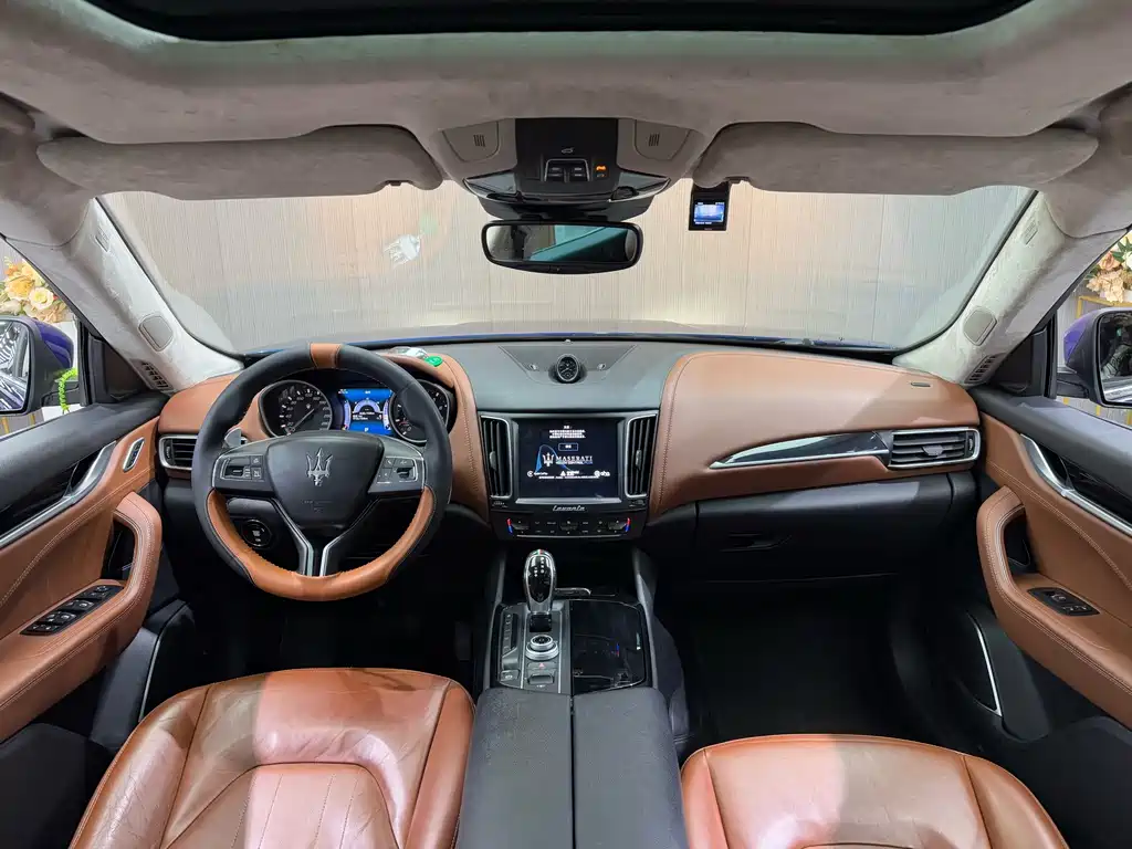 Levante 3.0 T Standard