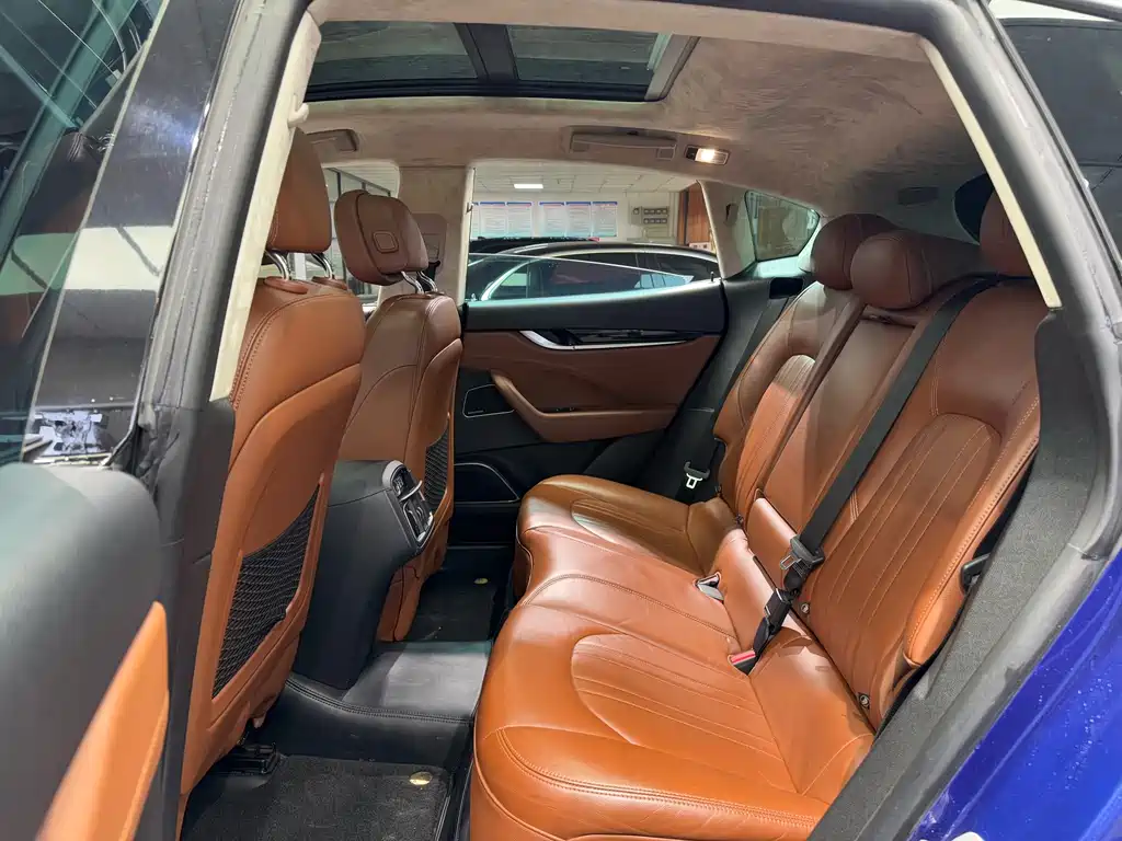 Levante 3.0 T Standard