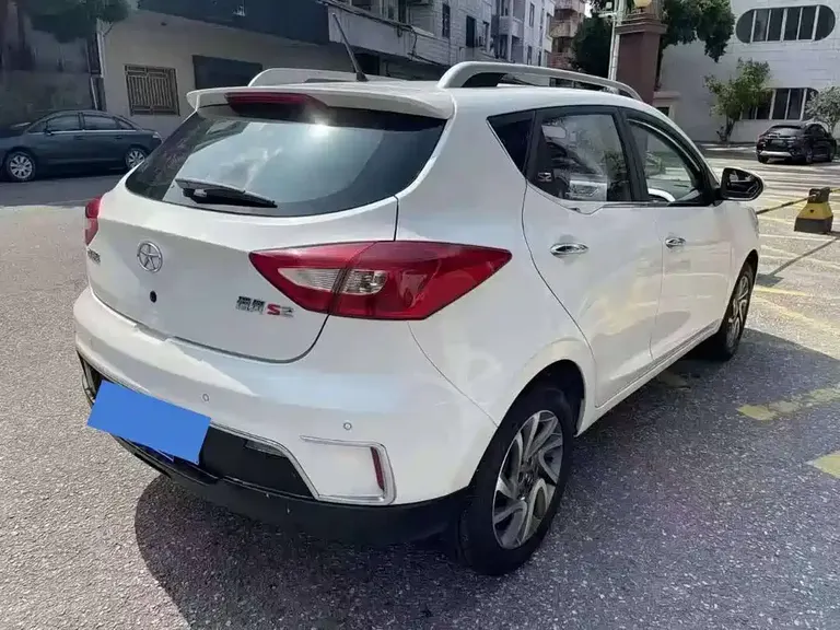 JAC Refine S2 1.5 L CVT Luxury Smart