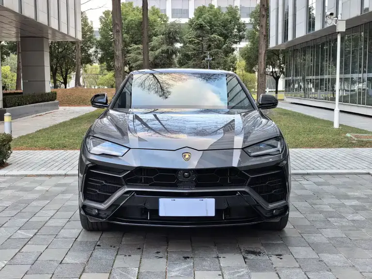 Lamborghini Urus 4.0 T V8