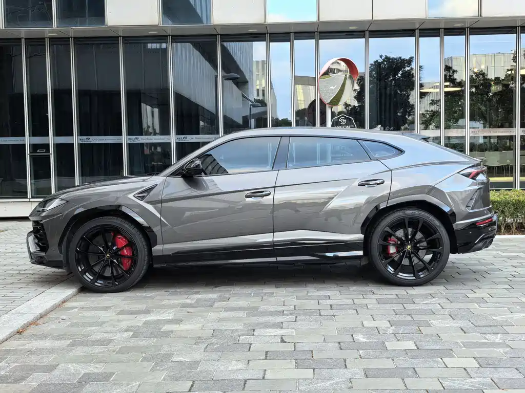 Urus 4.0 T V8