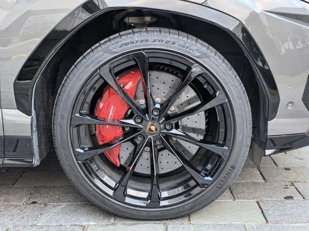 Urus 4.0 T V8