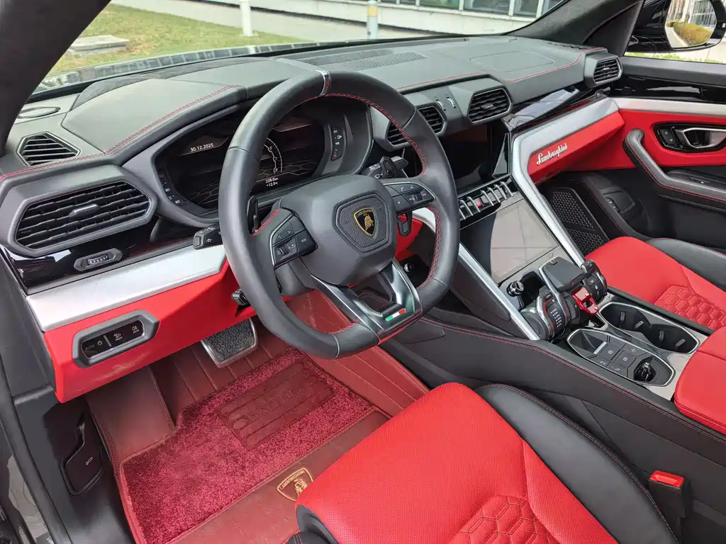 Urus 4.0 T V8