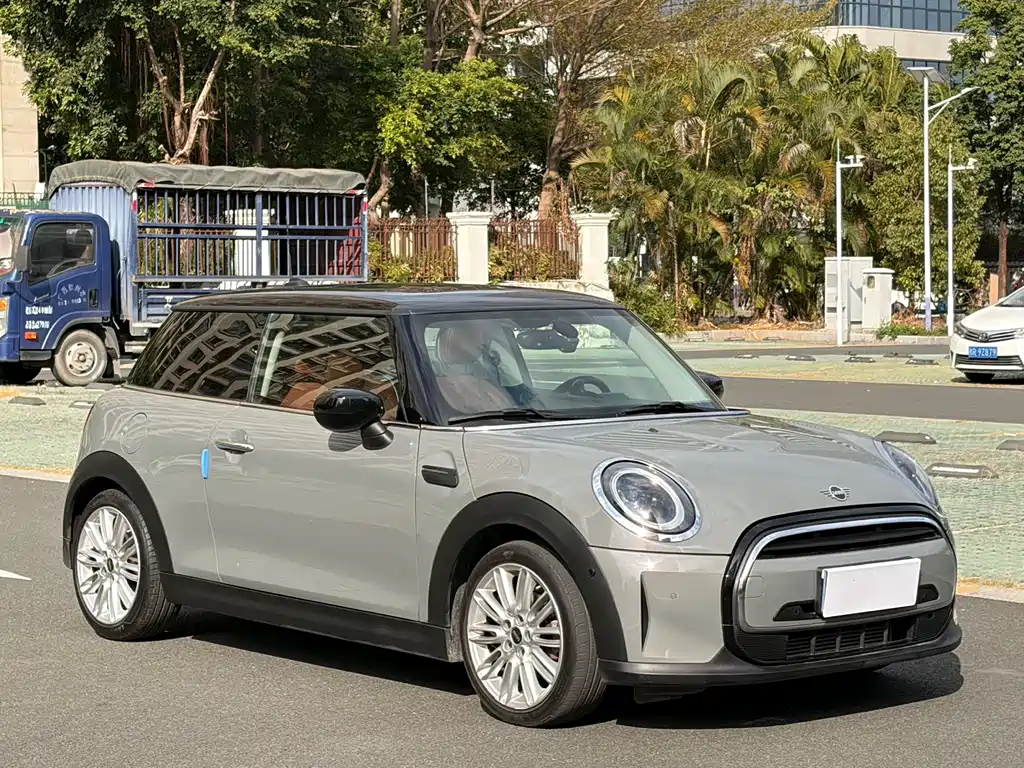 MINI Facelift 1.5 T COOPER Classic