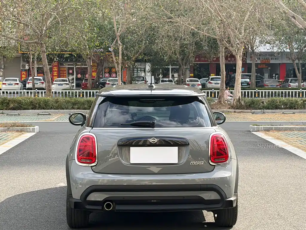 MINI Facelift 1.5 T COOPER Classic