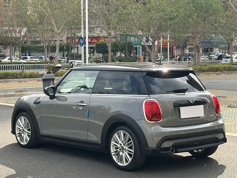 MINI Facelift 1.5 T COOPER Classic