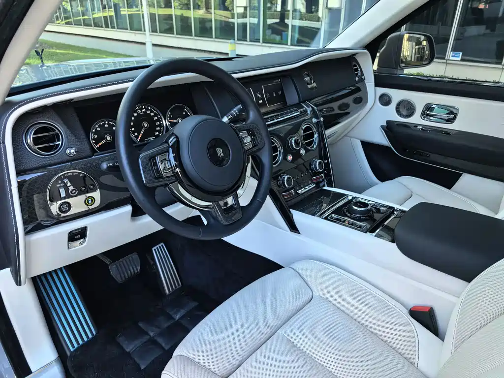 Cullinan Black Badge