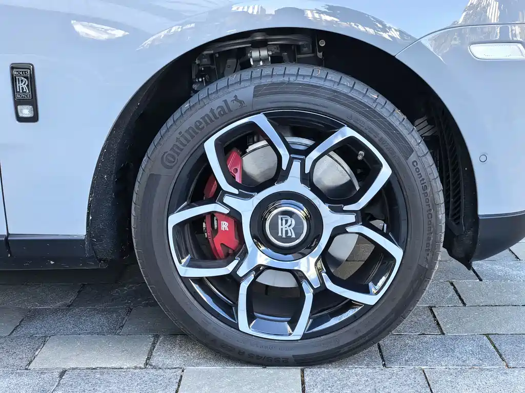 Cullinan Black Badge