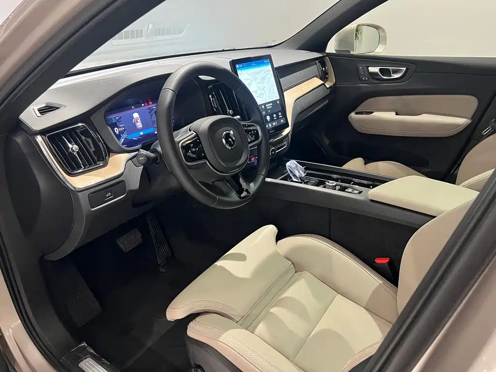 Volvo XC60 B5 4 WD Smart Vision Luxury