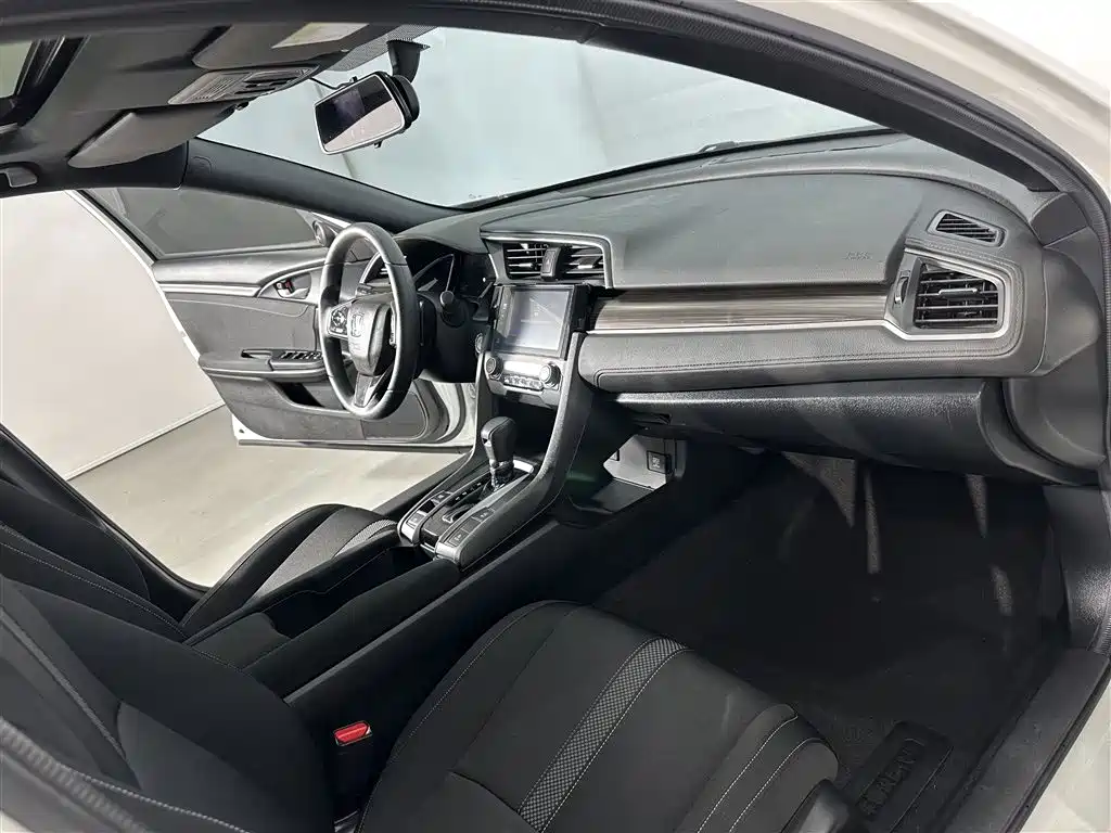 Civic HATCHBACK 220 TURBO CVT Trend Cool Control