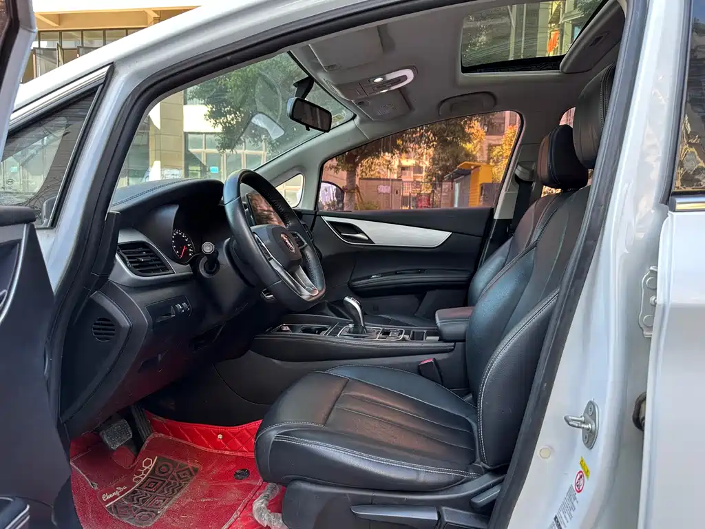 Song MAX Upgraded 1.5 T Auto Luxury 7-seat