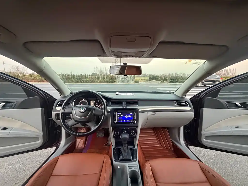 Superb 1.4 TSI DSG Grace