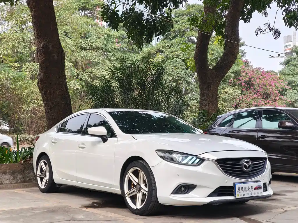 Atenza 2.0 L Blue Sky Luxury