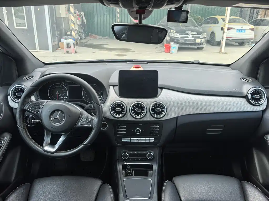 Mercedes-Benz B-Class B 200 Fashion
