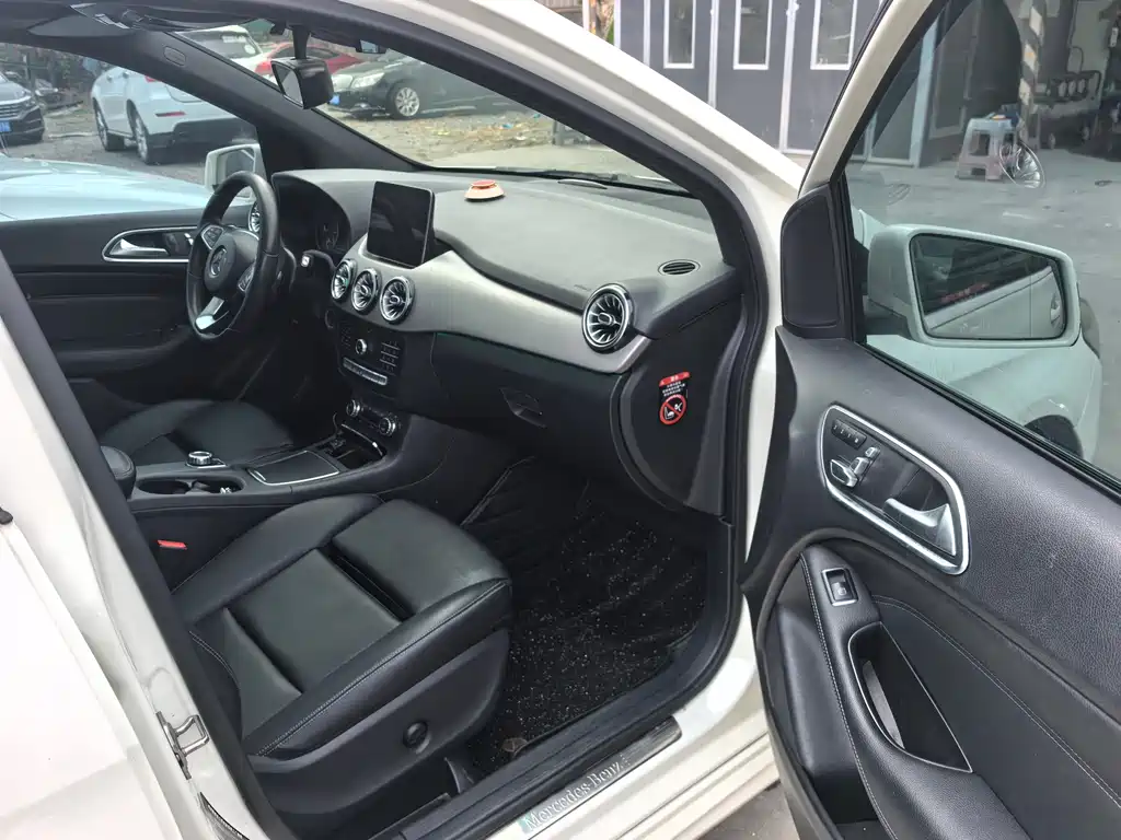 Mercedes-Benz B-Class B 200 Fashion