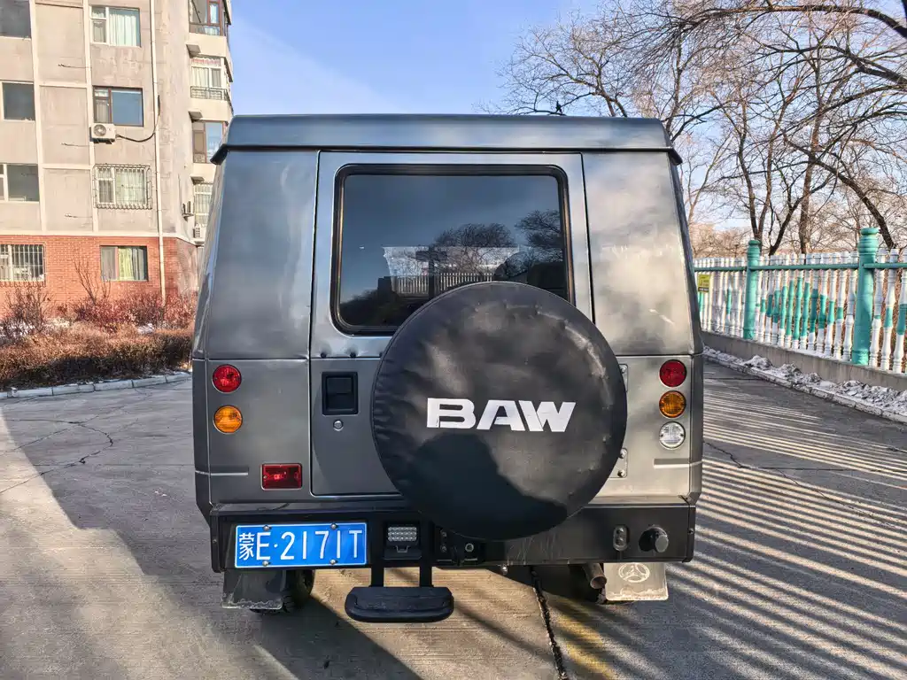 Warrior 2.4 T 3-door 4 WD Gasoline CN-VI