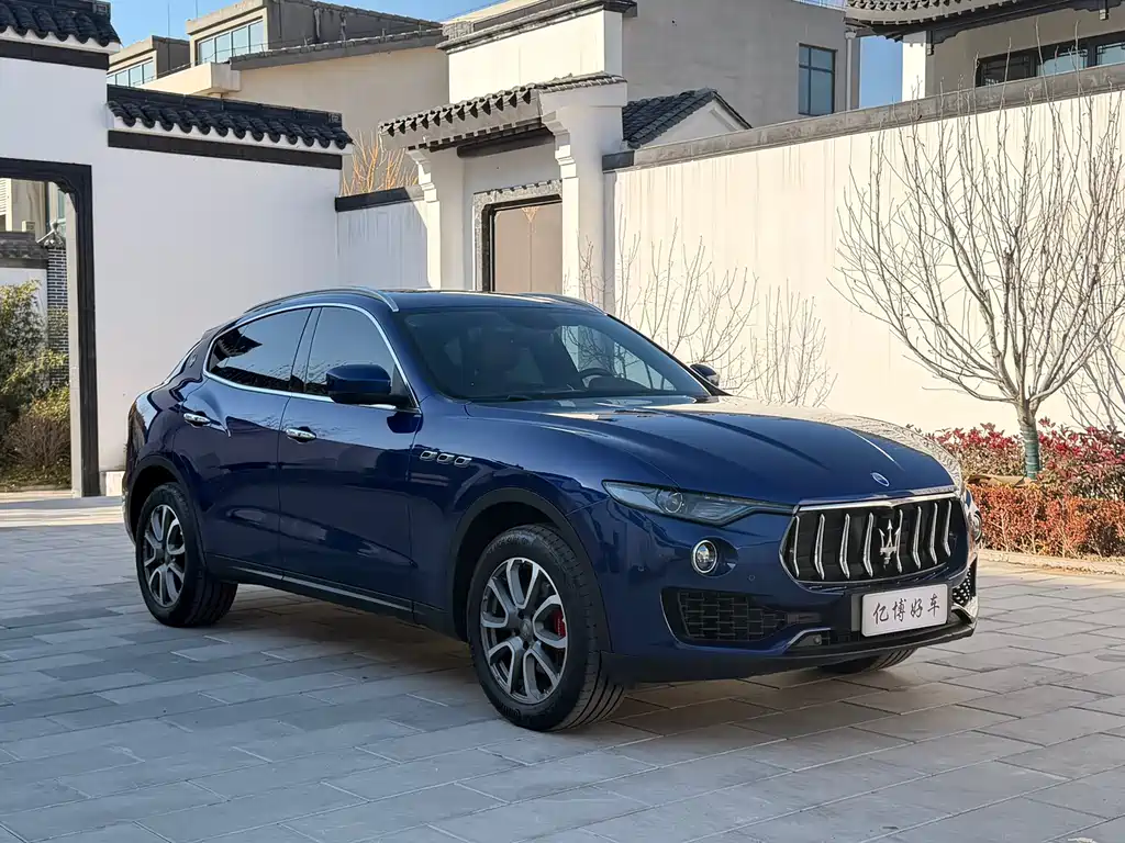 Levante 3.0 T Standard