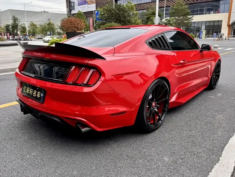 Ford Mustang 2.3 T Performance