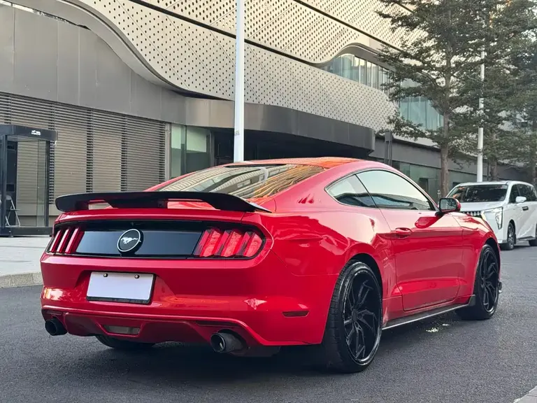 Ford Mustang 2.3 T Performance