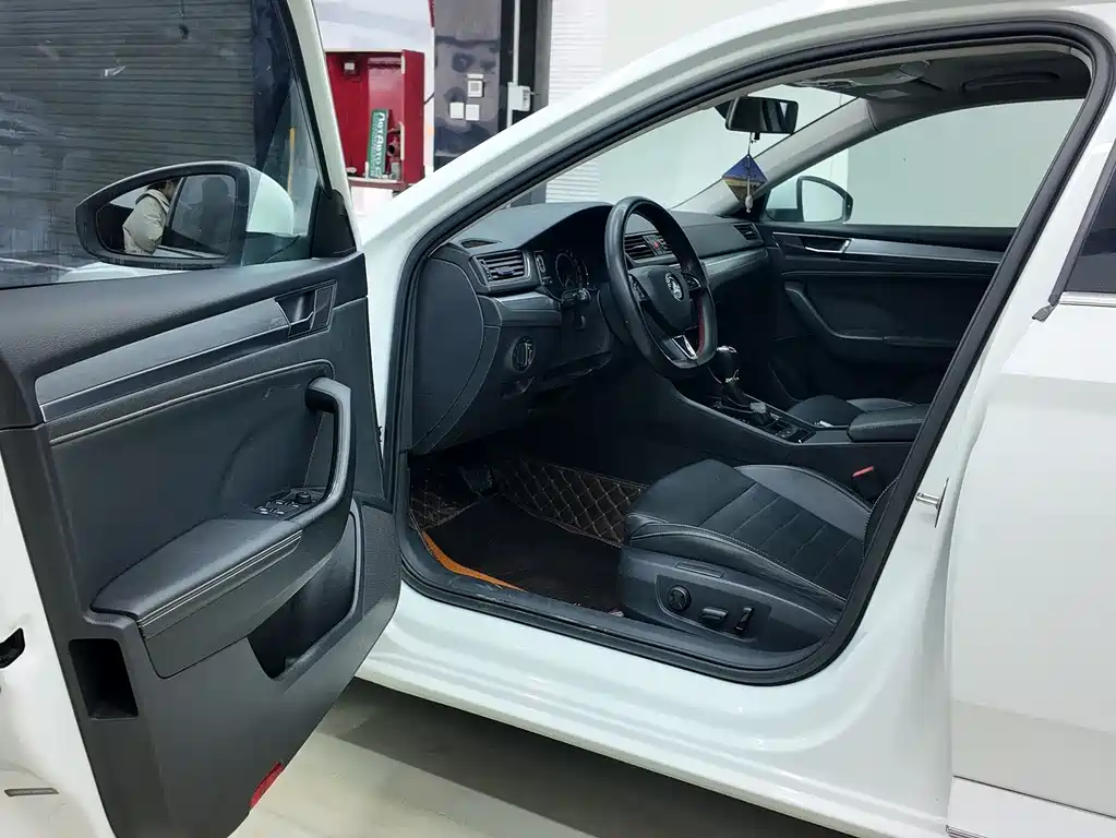 Superb TSI280 DSG Comfort