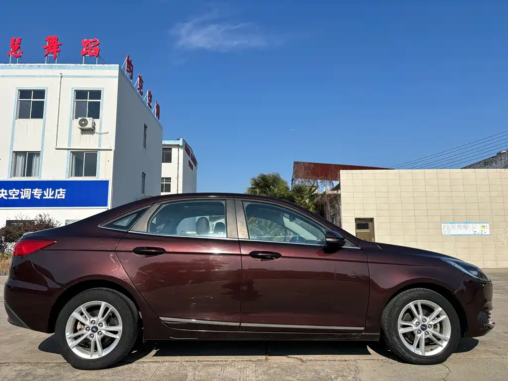 Escort Facelift 1.5 L Auto Joy CN-V