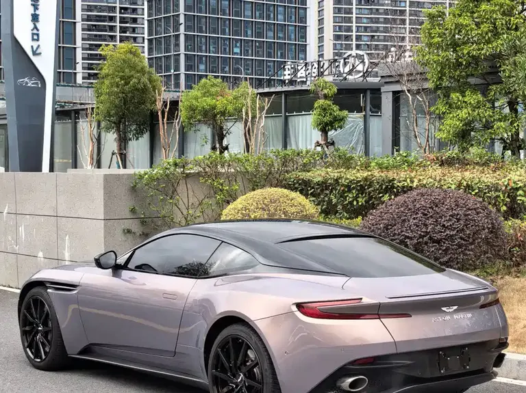 Aston Martin DB11 4.0 T V8 Coupe