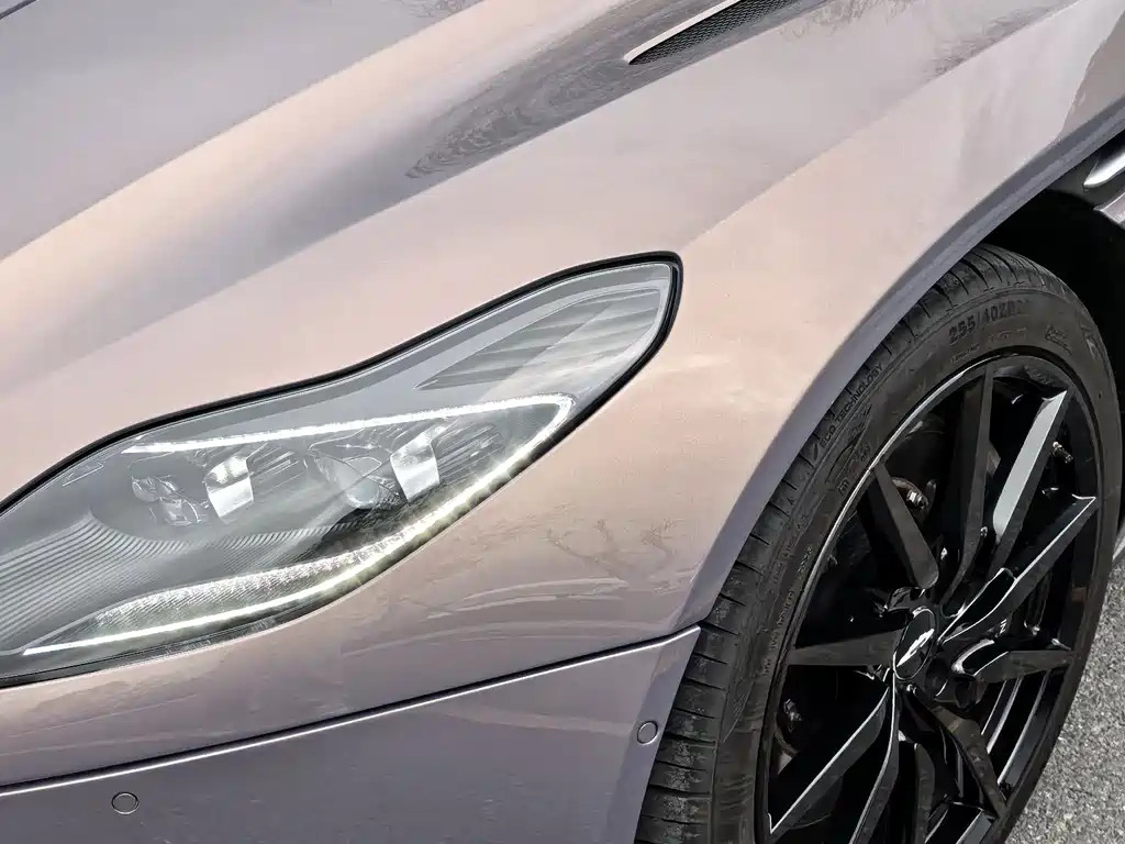Aston Martin DB11 4.0 T V8 Coupe