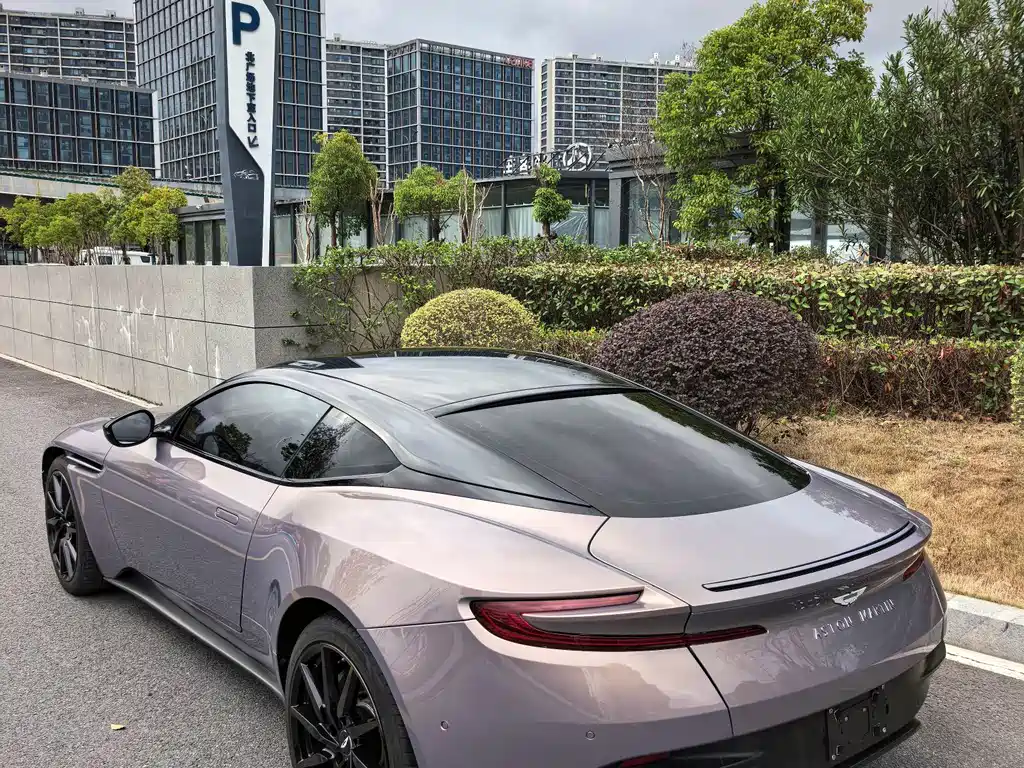 Aston Martin DB11 4.0 T V8 Coupe