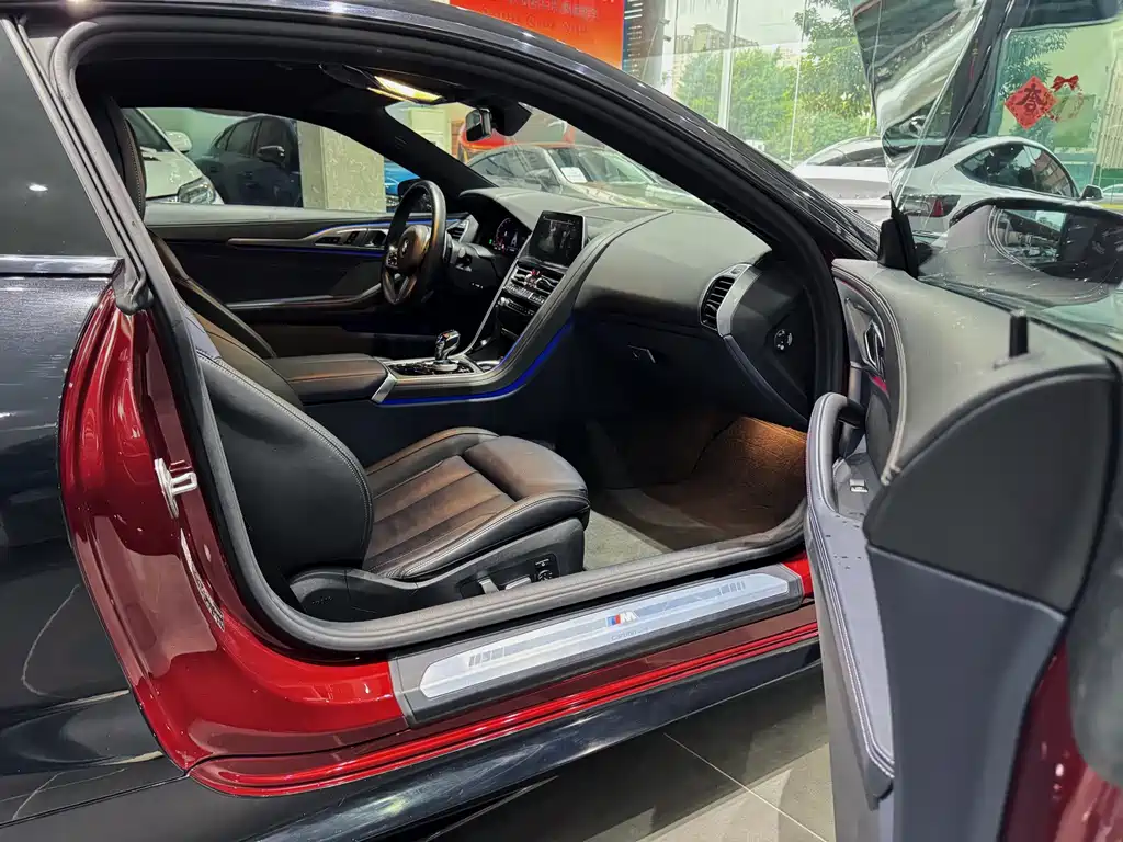 BMW 8 Series 840 i 2-door Coupe M Sport Package