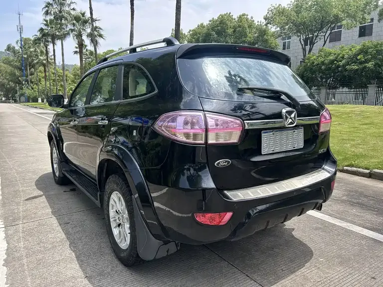 JMC Yusheng S350 2.4 T Manual 2 WD Diesel Luxury 5-seat