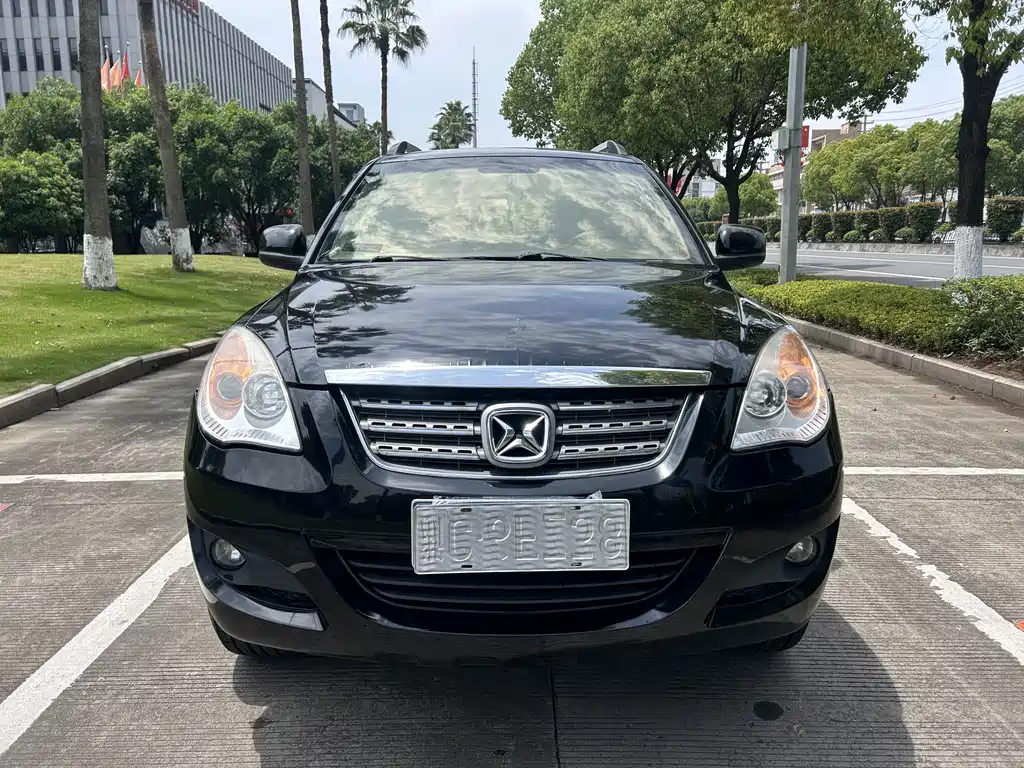 Yusheng S350 2.4 T Manual 2 WD Diesel Luxury 5-seat