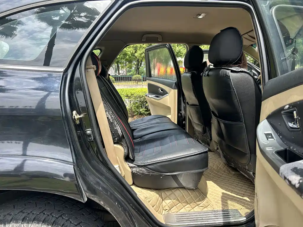 Yusheng S350 2.4 T Manual 2 WD Diesel Luxury 5-seat