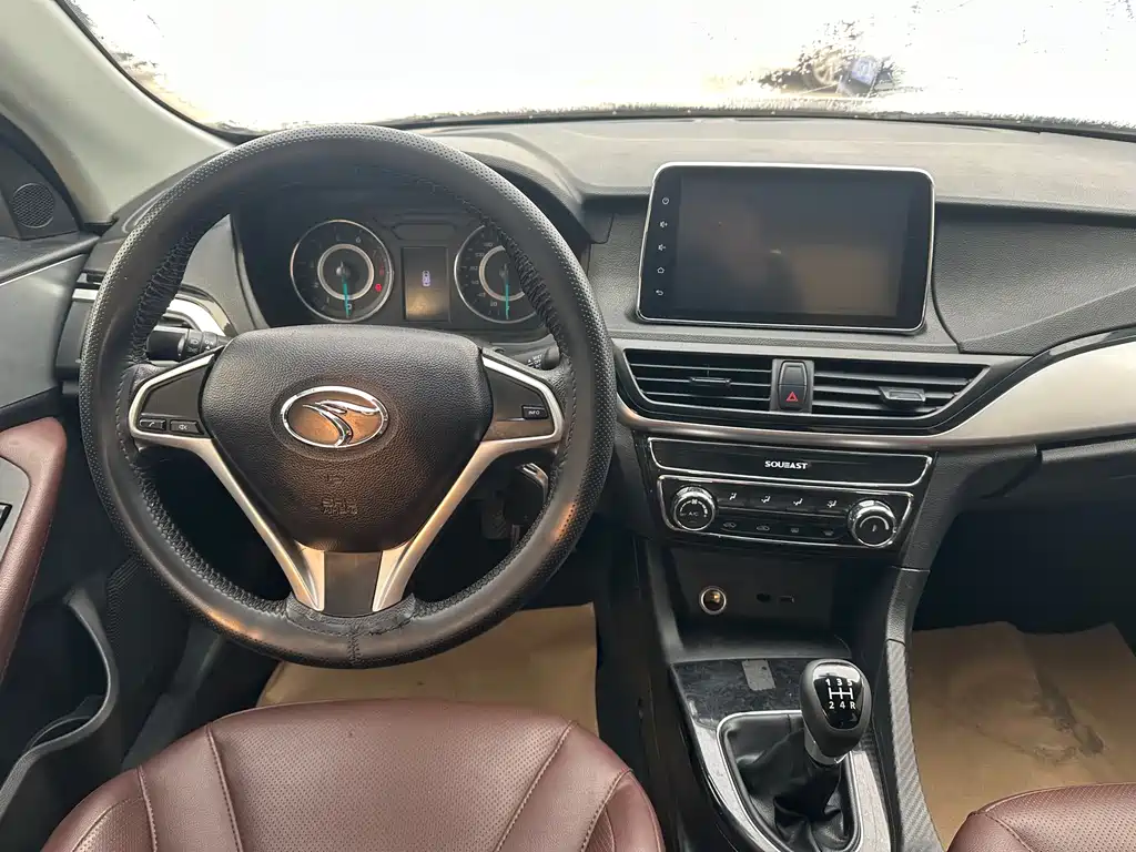 Soueast A5 Yiwu 1.5 L Manual Distinguished CN-V