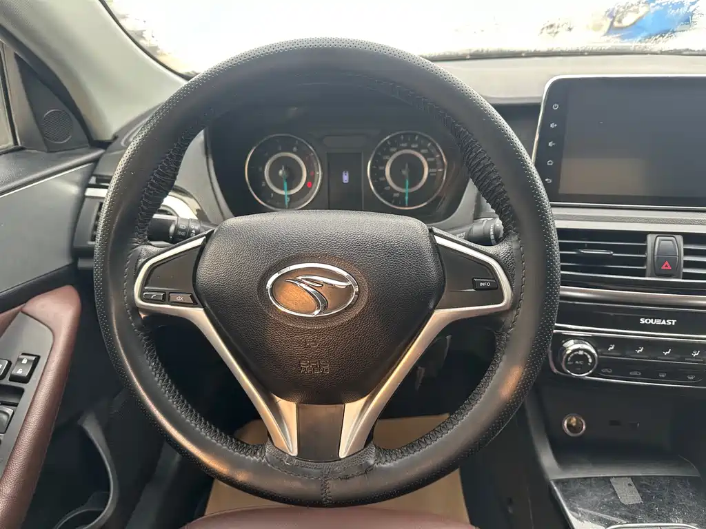 Soueast A5 Yiwu 1.5 L Manual Distinguished CN-V