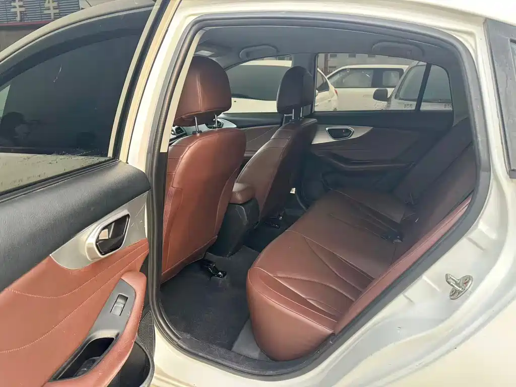 Soueast A5 Yiwu 1.5 L Manual Distinguished CN-V