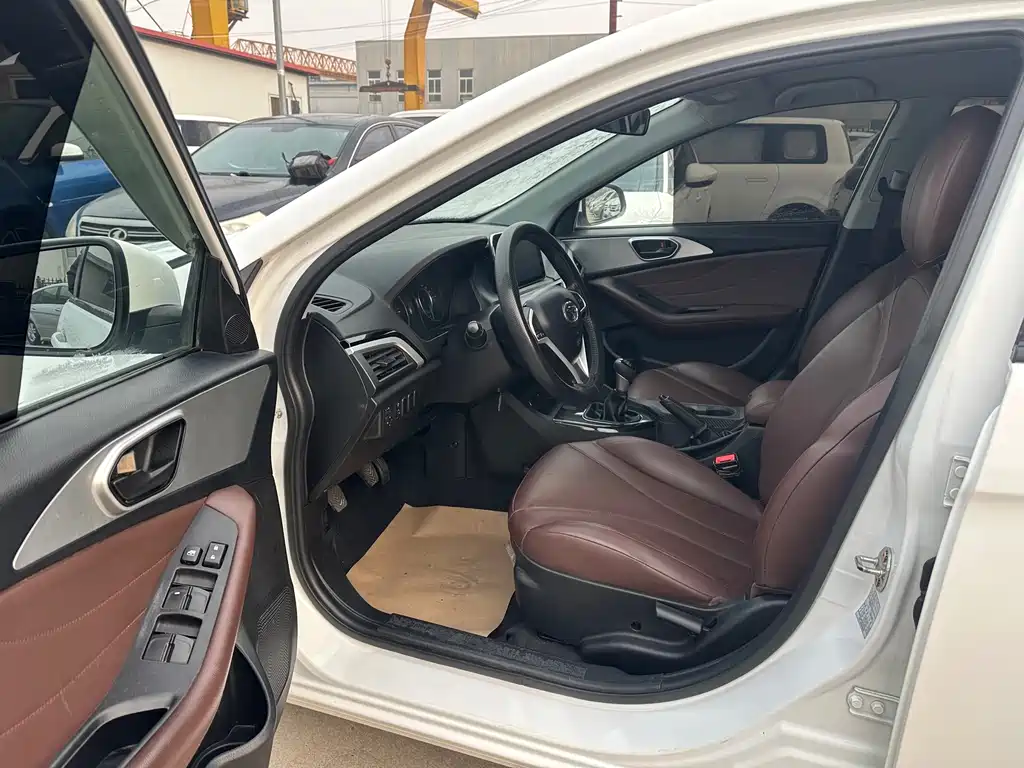 Soueast A5 Yiwu 1.5 L Manual Distinguished CN-V
