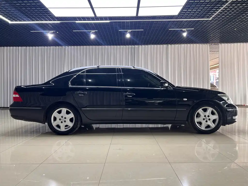 Lexus LS 430