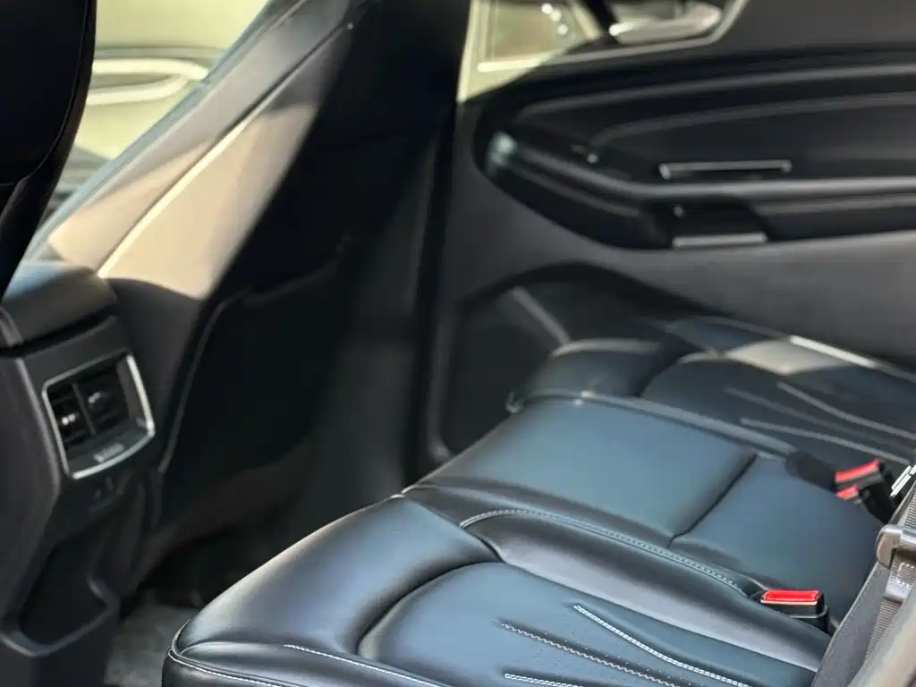 Edge PLUS EcoBoost 245 2 WD Platinum Sharp 5-seat