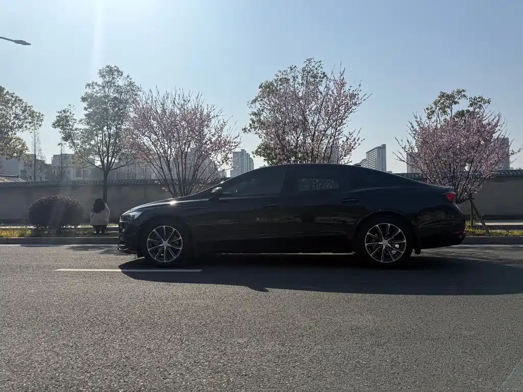 LaCrosse 652 T Luxury