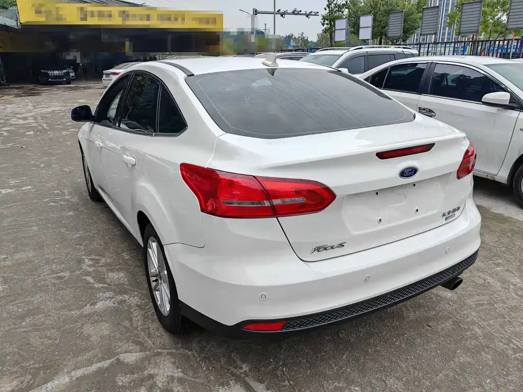 Focus Sedan EcoBoost 180 Auto Elite